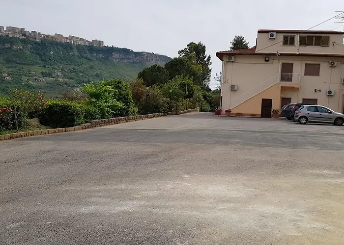 - Da Pietro - 住宿加早餐酒店 恩纳